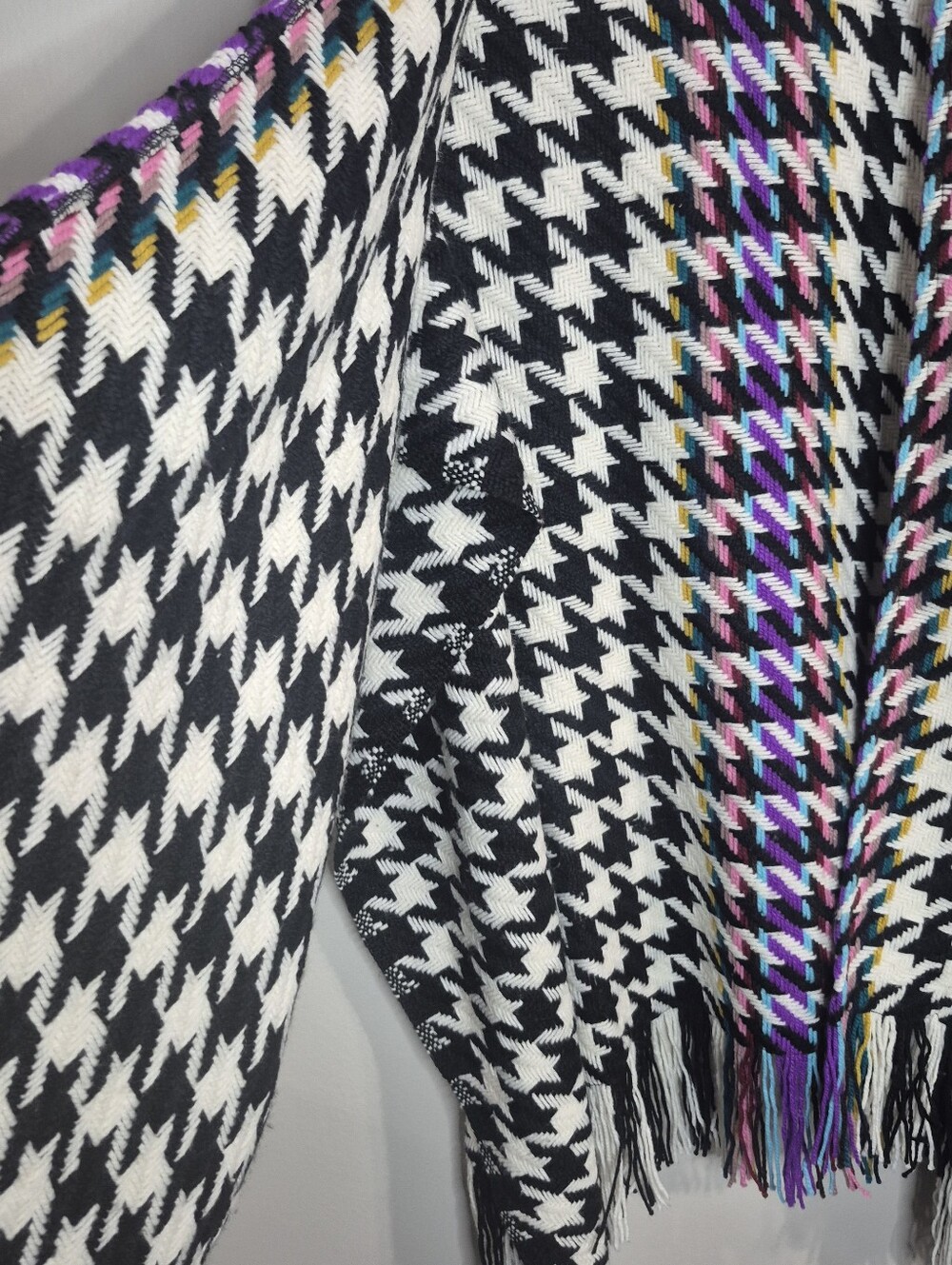 CHICO'S One Size Ruana Wrap - Picture 3 of 7